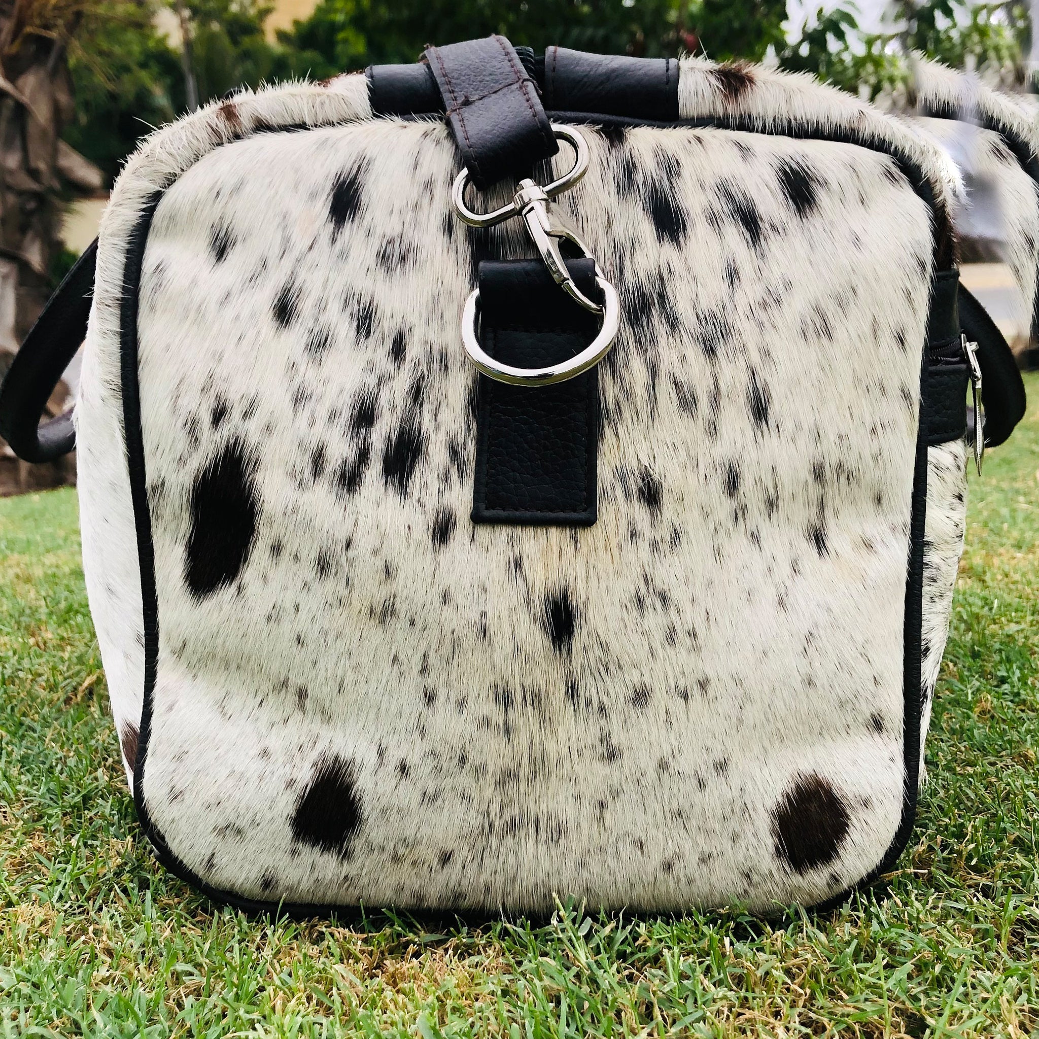 Handcrafted Medium Cowhide Duffel Bag, Ideal for Business Trips or Vacations, Unique Birthday Gift