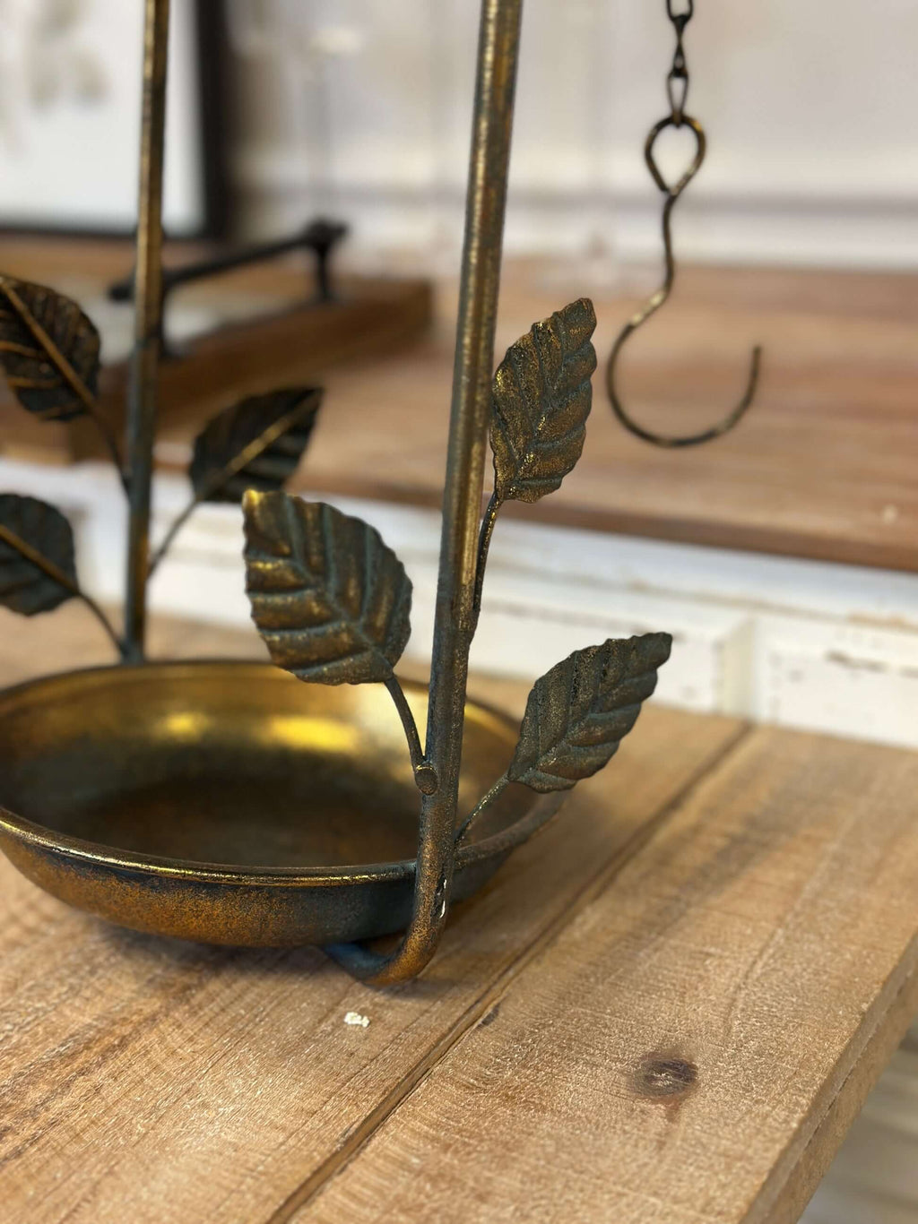 Rustic Bronze Hanging Bird Feeder with Leaf and Bird Design